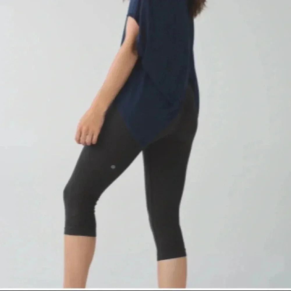 Lululemon in the flow crop 11 - Picture 2 of 10